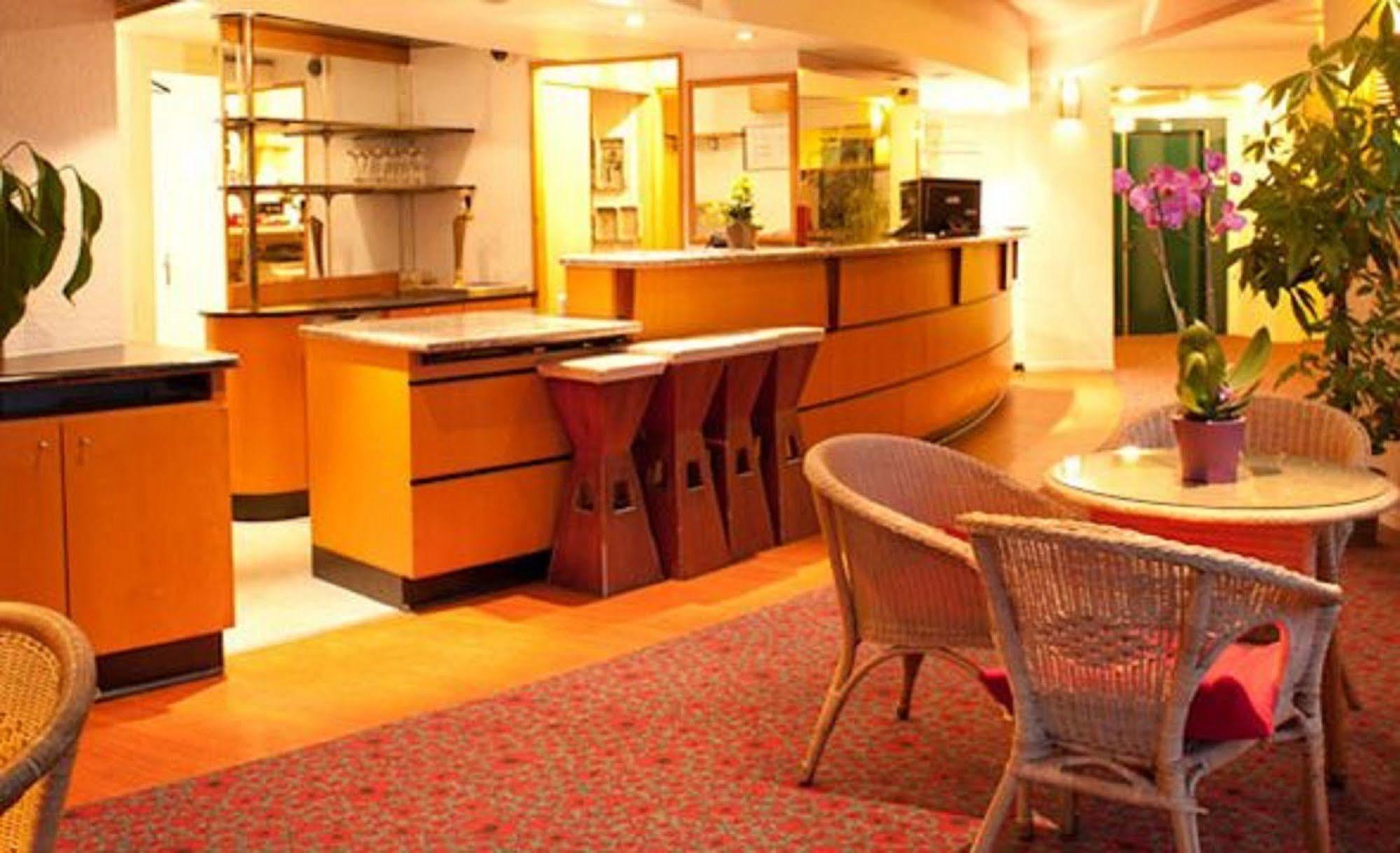 Egg Hotel Gonesse 戈内斯 外观 照片