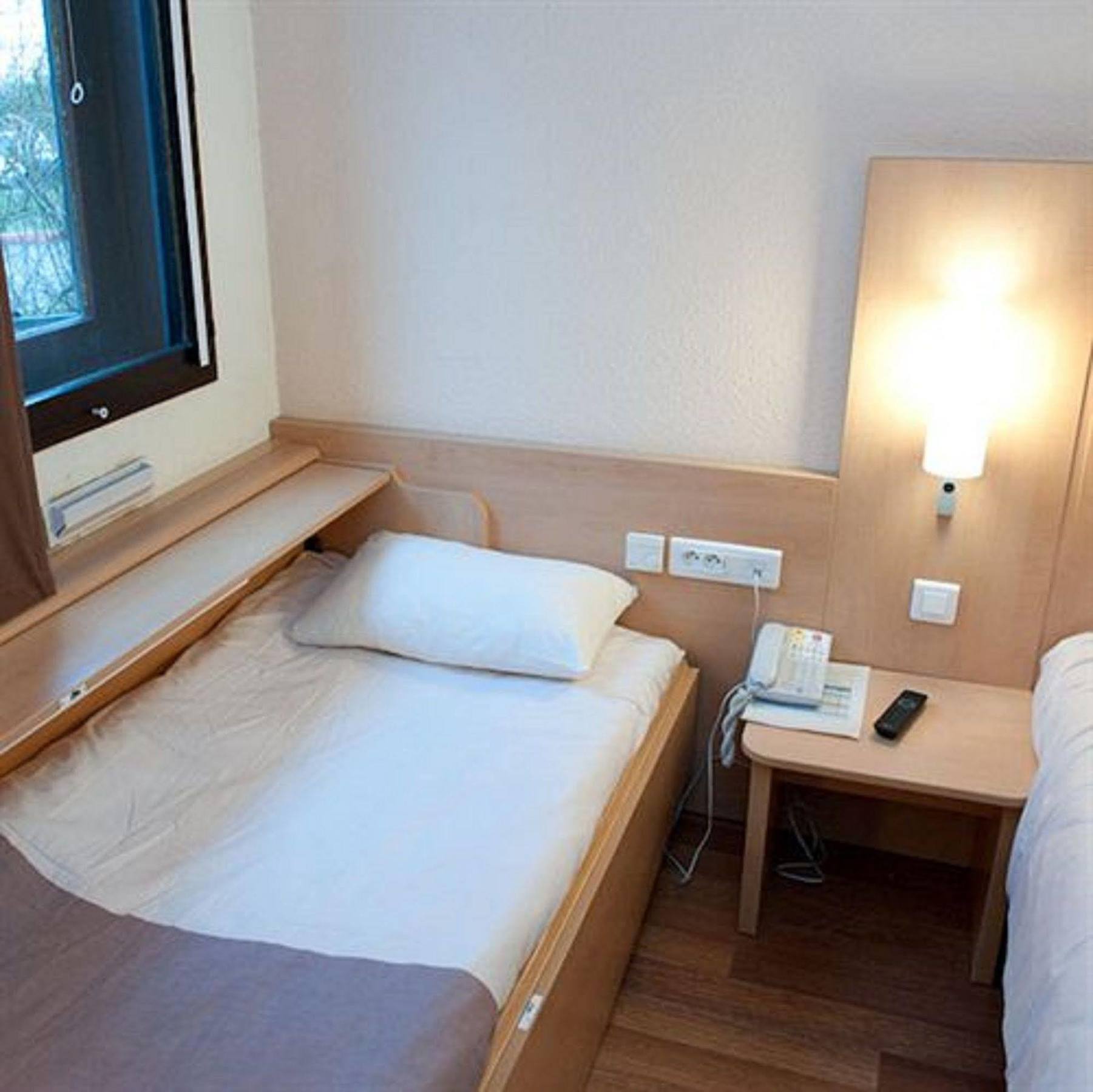 Egg Hotel Gonesse 戈内斯 外观 照片
