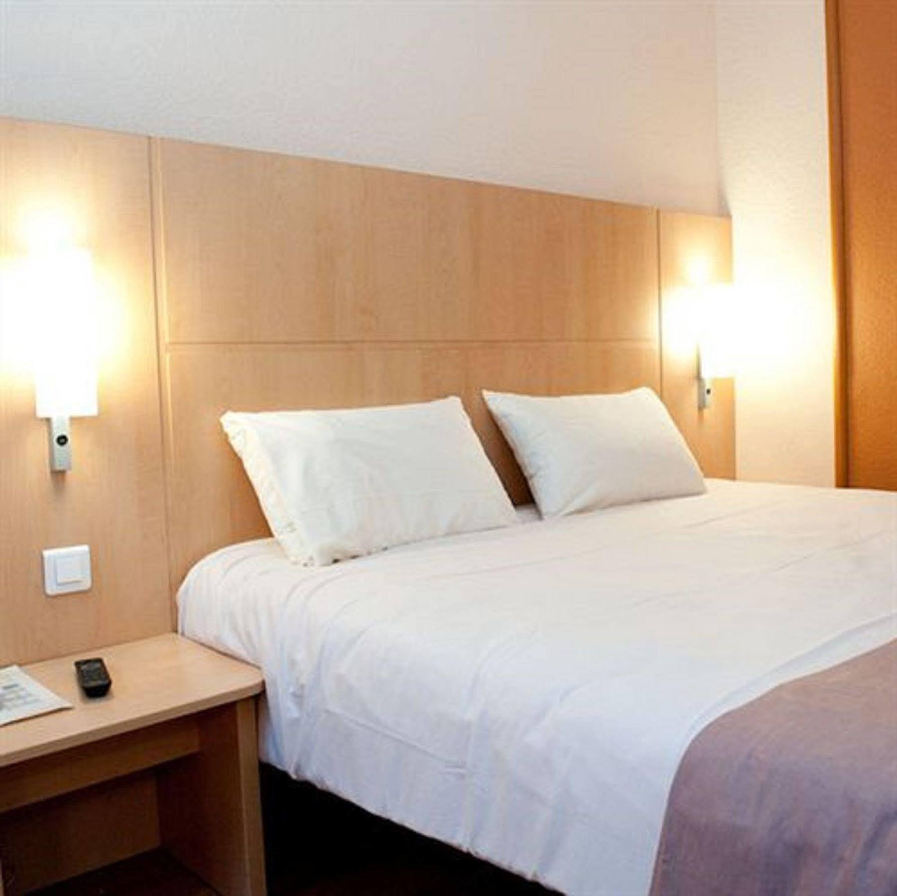 Egg Hotel Gonesse 戈内斯 外观 照片