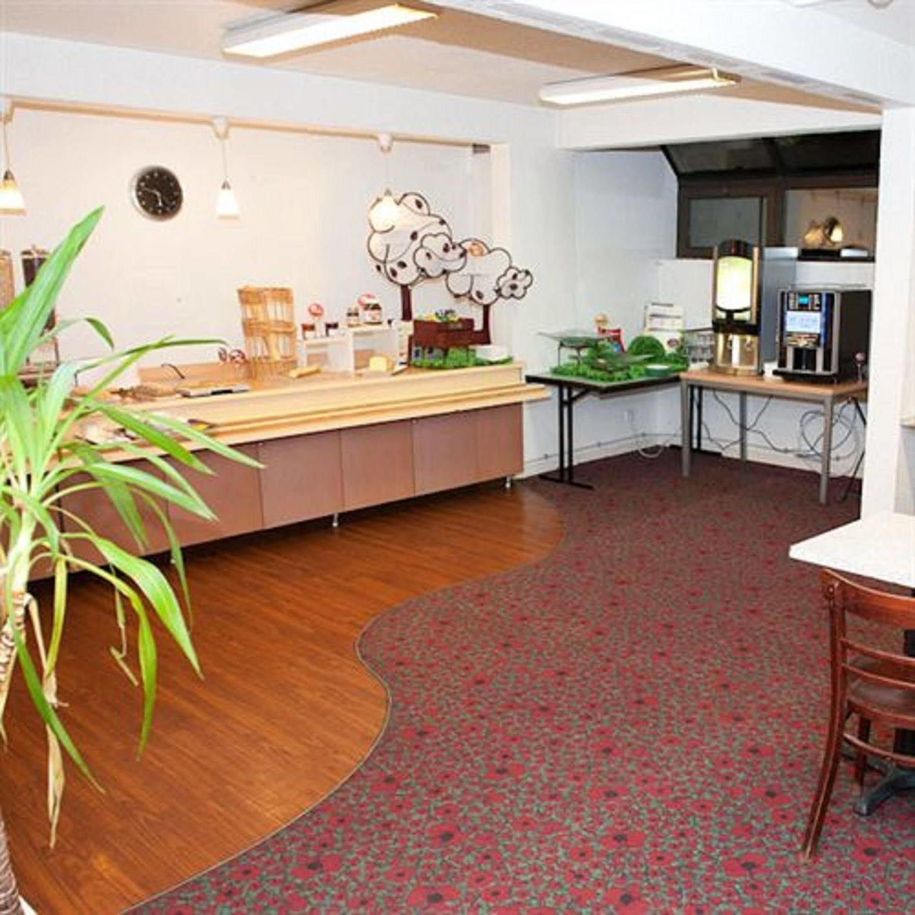 Egg Hotel Gonesse 戈内斯 外观 照片
