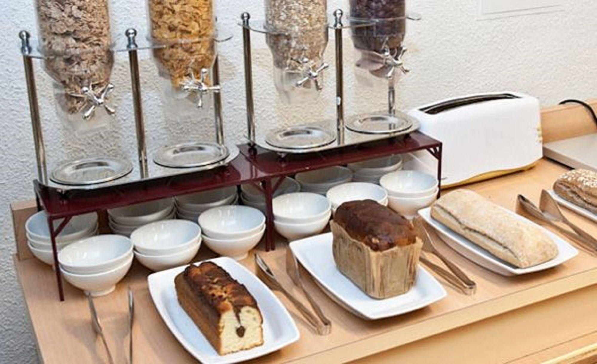 Egg Hotel Gonesse 戈内斯 外观 照片